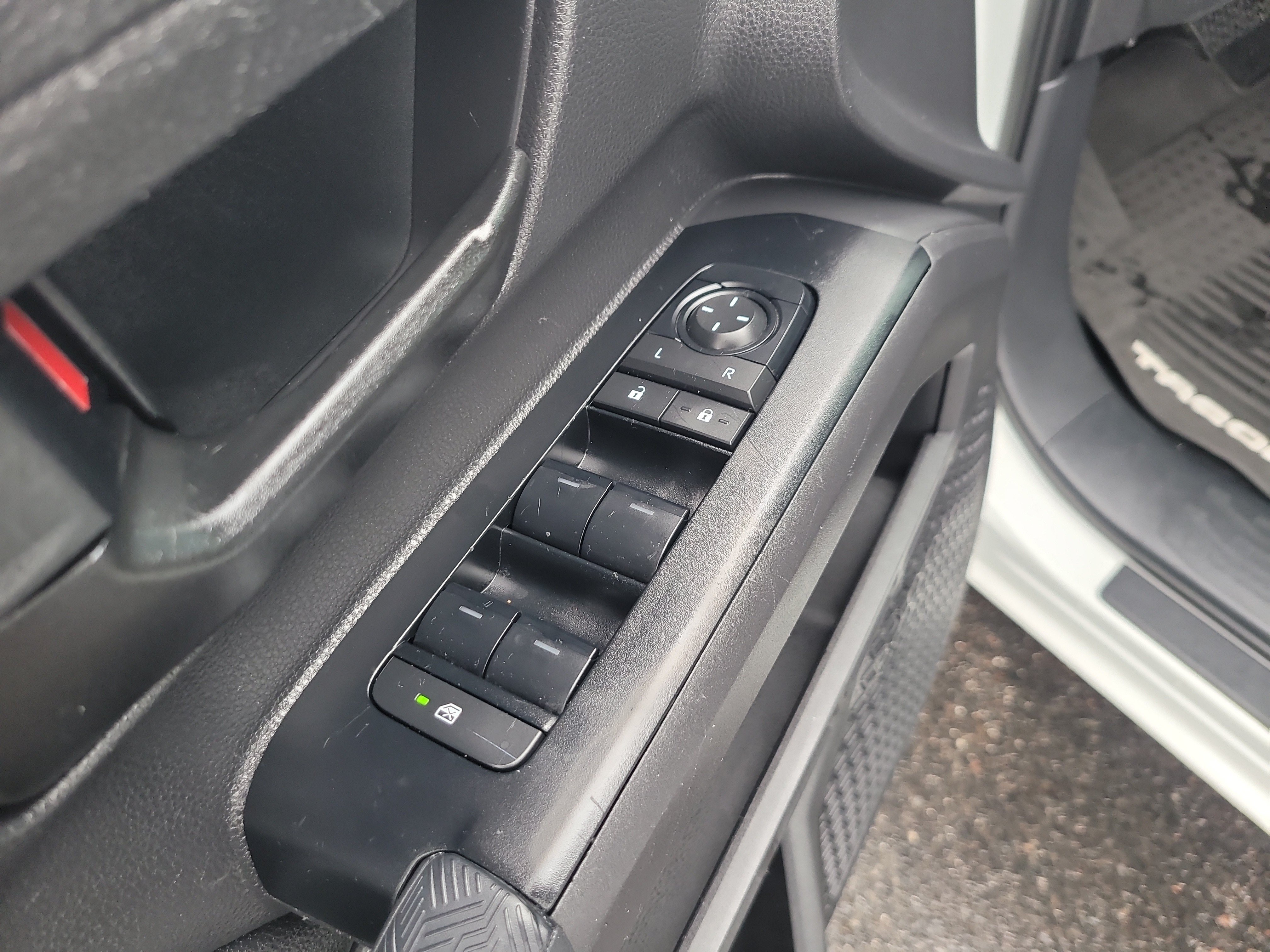 Used 2025 Toyota Tacoma SR5 RWD image 16