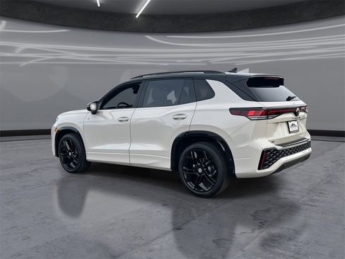 New 2026 Volkswagen Tiguan SE R-Line image 4