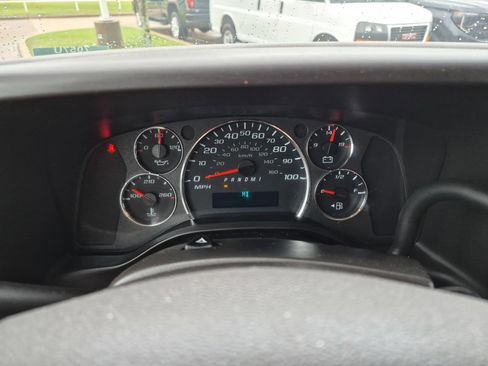 Used 2024 GMC Savana 2500 w/ Driver Convenience Package RWD image 20