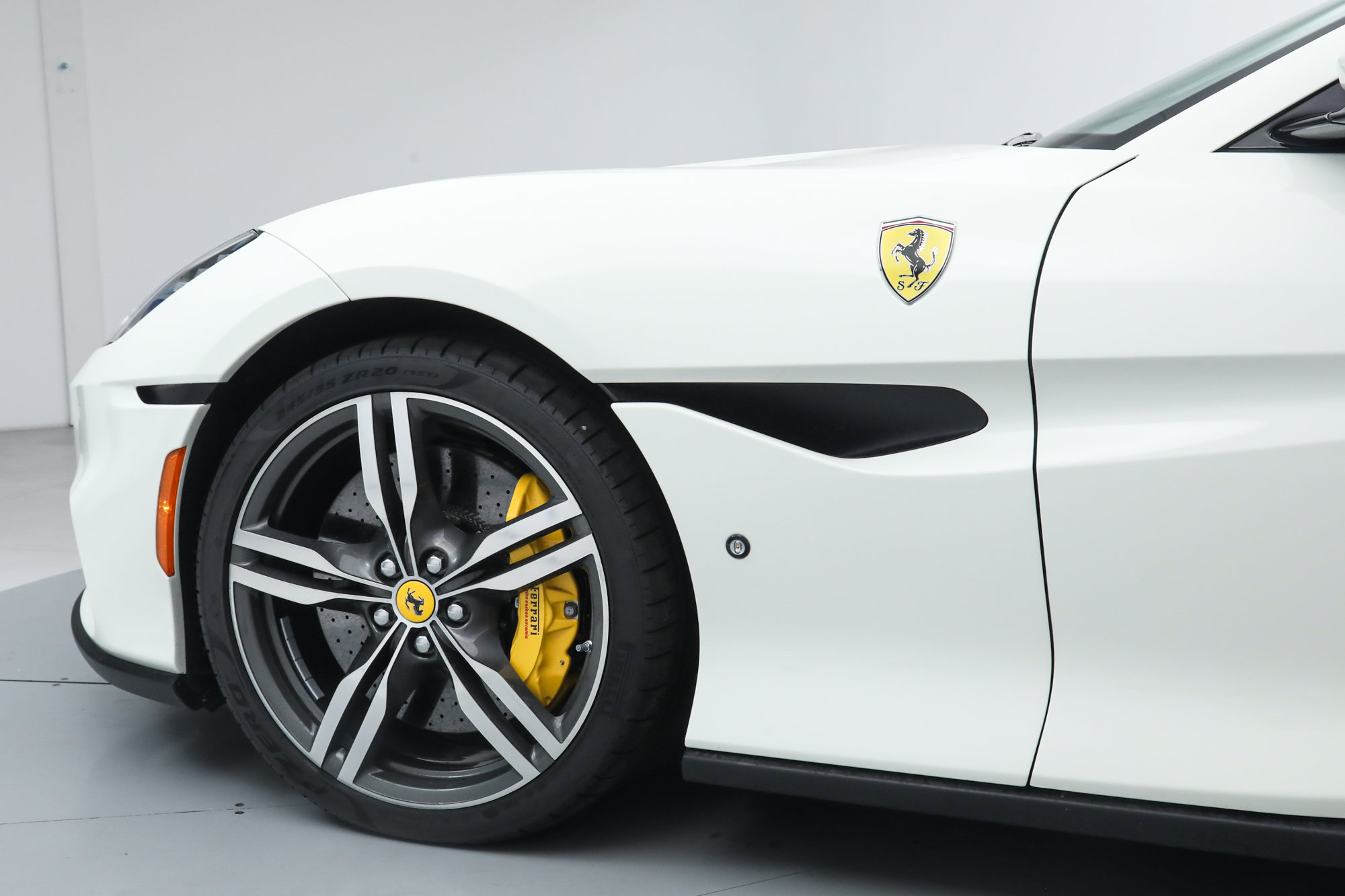 Certified 2023 Ferrari Portofino M RWD image 17