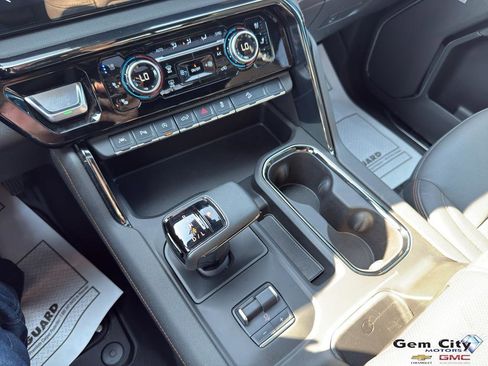 Used 2024 GMC Sierra 1500 AT4 w/ Technology Package image 23