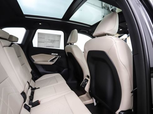 Used 2025 BMW X1 xDrive28i w/ Technology Package image 24