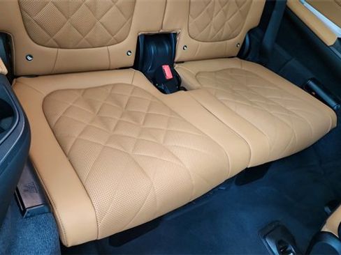 Used 2025 BMW X7 xDrive40i w/ Executive Package image 30