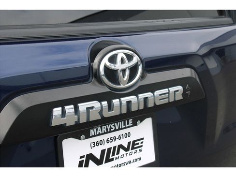 Used 2022 Toyota 4Runner TRD Off-Road Premium w/ Moonroof Package AWD/4WD image 32