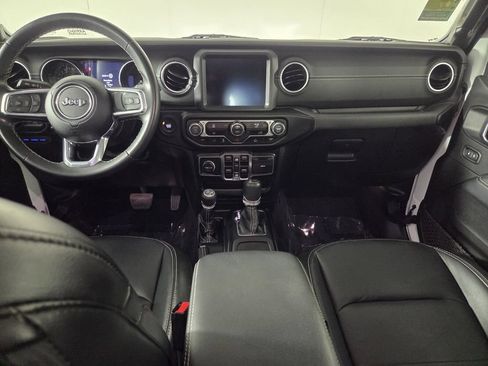 Used 2022 Jeep Wrangler Unlimited Sahara AWD/4WD image 28