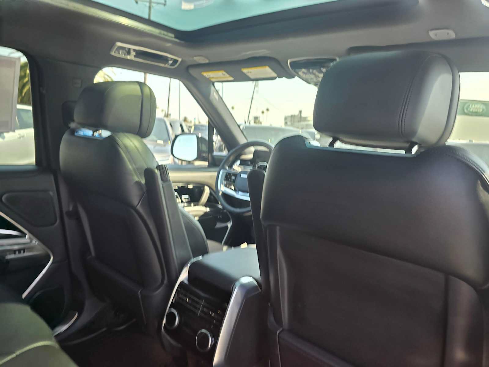 New 2025 Land Rover Range Rover SE AWD/4WD image 15