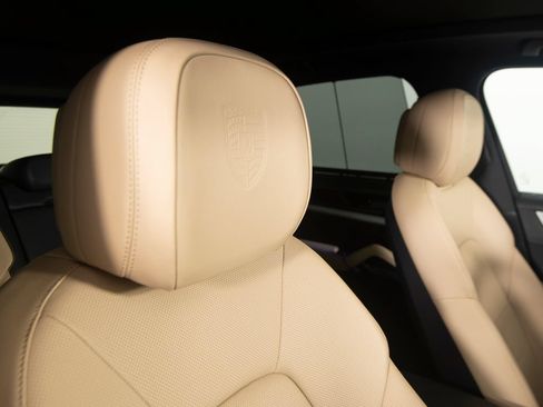Certified 2026 Porsche Cayenne E-Hybrid AWD/4WD image 29