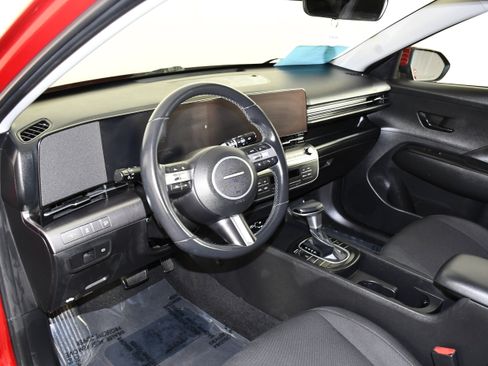 Used 2024 Hyundai Kona SEL AWD/4WD image 37