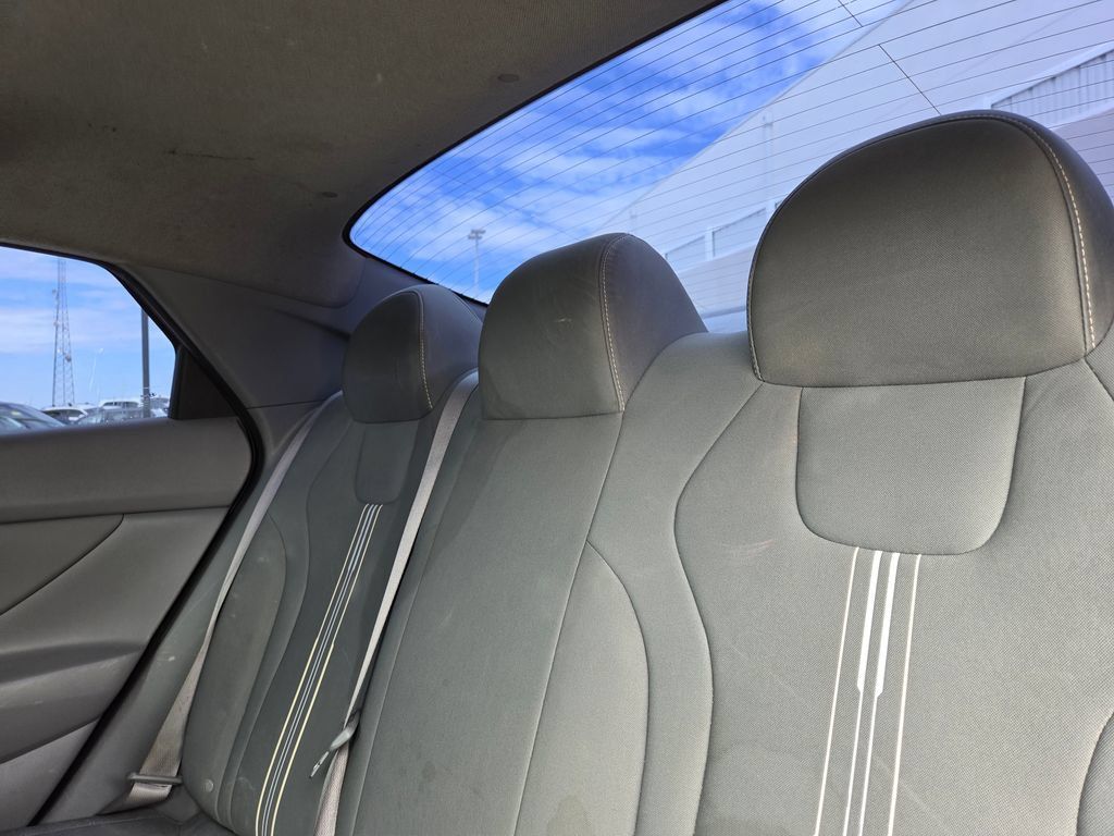 Used 2023 Hyundai Elantra SEL w/ Convenience Package FWD image 20