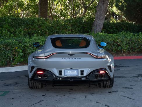 Used 2025 Aston Martin V8 Vantage Coupe image 6