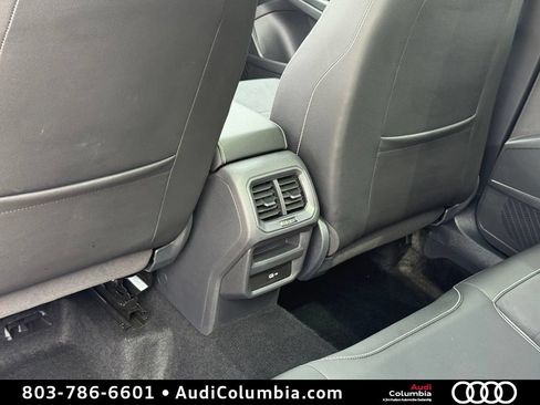 Used 2022 Volkswagen Taos SE FWD image 25