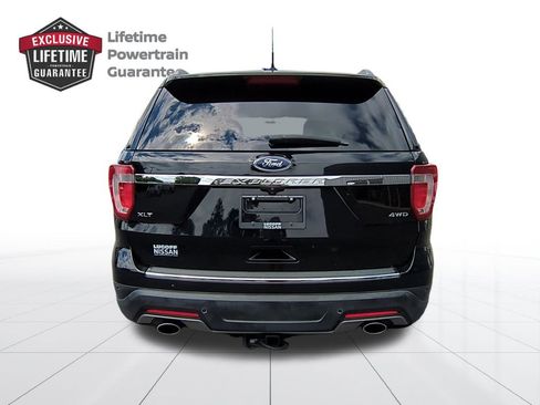 Used 2018 Ford Explorer XLT w/ Equipment Group 202A image 4