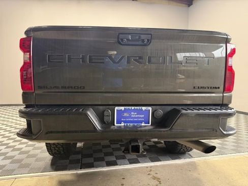 Used 2022 Chevrolet Silverado 2500 Custom w/ Custom Convenience Package image 8