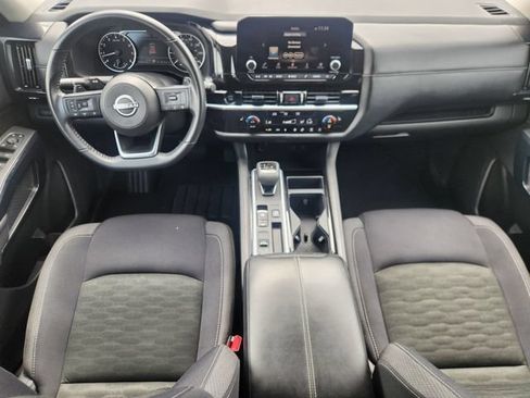 Used 2025 Nissan Pathfinder SV FWD image 25