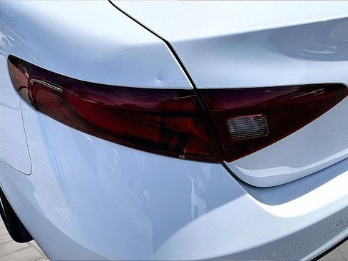 Used 2019 Alfa Romeo Giulia image 29