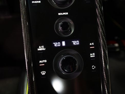 Used 2015 Porsche 918 Spyder image 30