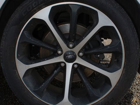 Used 2017 Ford Taurus SEL w/ Equipment Group 201A image 11