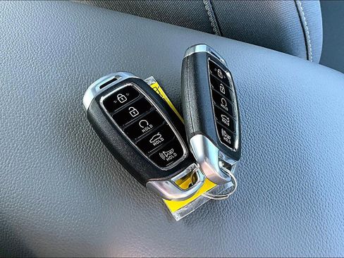 Used 2023 Hyundai Elantra SEL w/ Cargo Package image 34