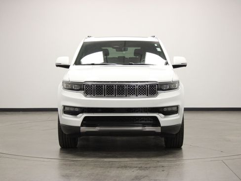 Used 2022 Jeep Grand Wagoneer Series II AWD/4WD image 3