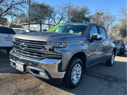 Used 2019 Chevrolet Silverado 1500 LTZ w/ LTZ Plus Package image 3