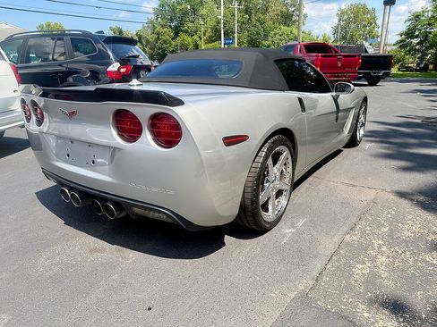 Used 2005 Chevrolet Corvette Convertible w/ Preferred Equipment Group RWD image 7