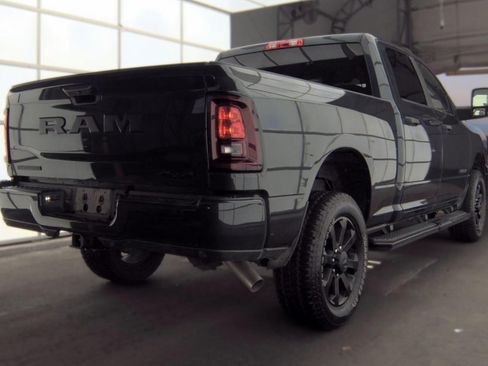Used 2025 RAM 2500 Big Horn AWD/4WD image 4