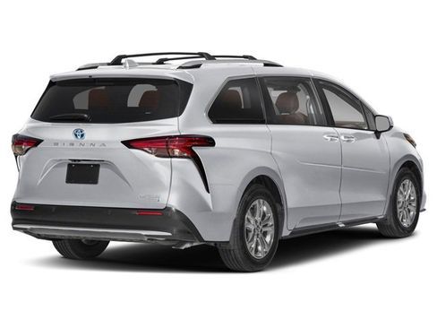 New 2025 Toyota Sienna Platinum image 2