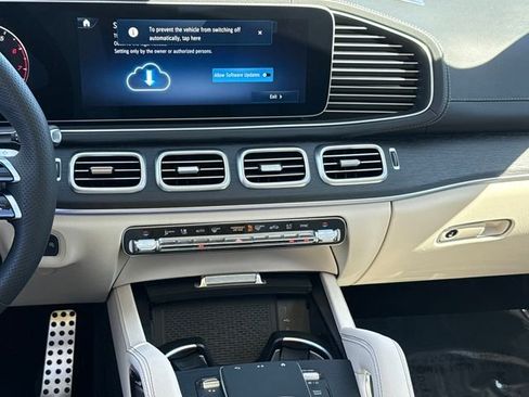 New 2026 Mercedes-Benz GLS 450 4MATIC image 27