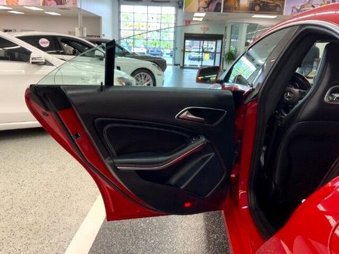 Used 2015 Mercedes-Benz CLA 250 4dr Sdn CLA 250 FWD image 33