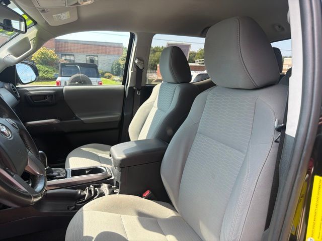 Used 2019 Toyota Tacoma SR5 AWD/4WD image 19