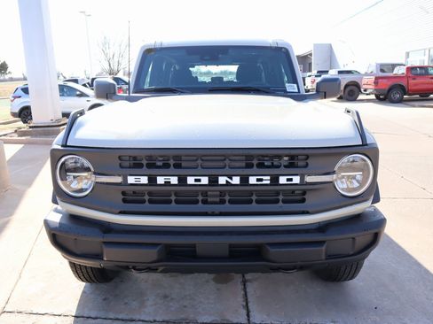 New 2025 Ford Bronco 4-Door image 9