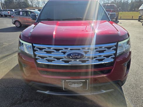 Used 2018 Ford Explorer XLT w/ Equipment Group 202A image 3
