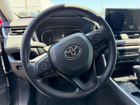 Used 2025 Toyota RAV4 LE AWD/4WD image 10