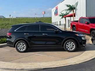 Used 2019 Kia Sorento L FWD video 2