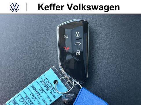 New 2026 Volkswagen Tiguan SE FWD image 35