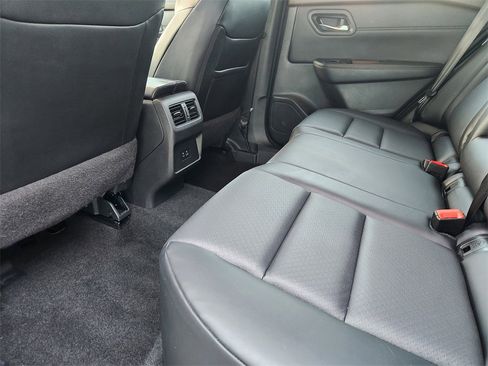 Used 2023 Nissan Rogue SV w/ SV Premium B Package image 22