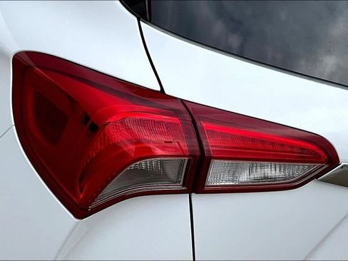 Used 2019 Buick Envision Essence FWD image 23