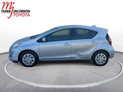 Used 2016 Toyota Prius C Four image 8