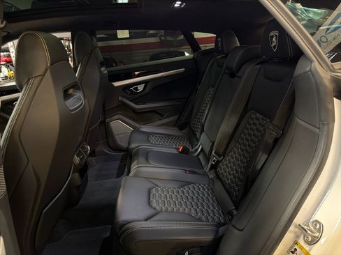 Used 2019 Lamborghini Urus image 24