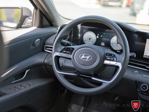 Used 2024 Hyundai Elantra SEL FWD image 31