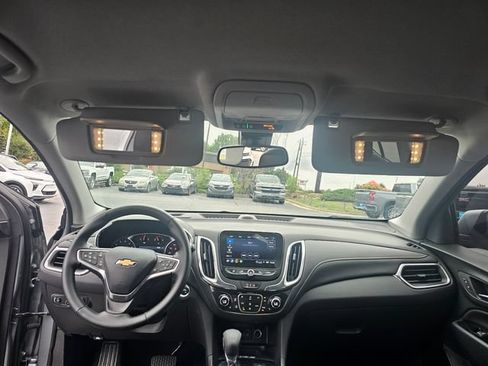 Used 2024 Chevrolet Equinox Premier FWD image 18