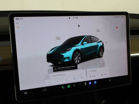 Used 2022 Tesla Model Y Long Range AWD/4WD image 24