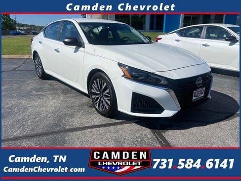 Used 2025 Nissan Altima 2.5 SV FWD image 1