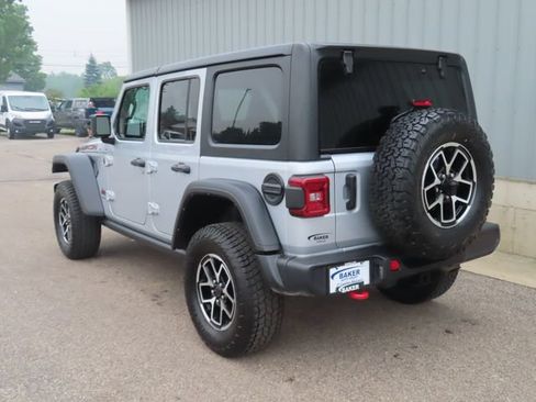 Used 2024 Jeep Wrangler Unlimited Rubicon AWD/4WD image 7