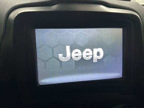 Used 2021 Jeep Renegade Sport image 13