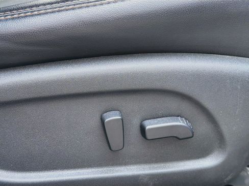 Used 2019 Nissan Pathfinder SL FWD image 57