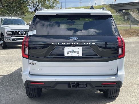 New 2025 Ford Expedition Max Active image 4
