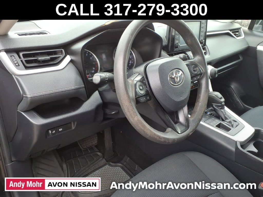 Used 2019 Toyota RAV4 LE AWD/4WD image 20