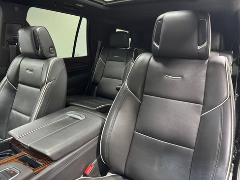 Used 2023 Cadillac Escalade Premium Luxury AWD/4WD image 27