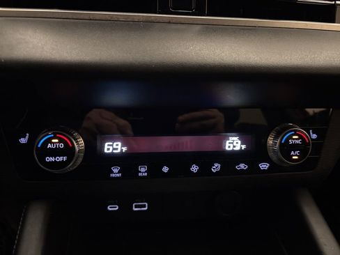 Used 2024 Mitsubishi Outlander SE image 19